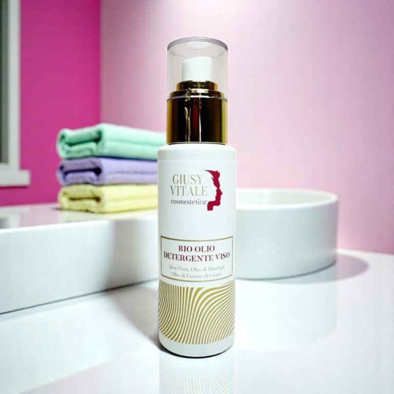 Flacone da 200ml di Bio Olio Detergente Viso per una pulizia naturale e delicata, adatto a tutti i tipi di pelle.