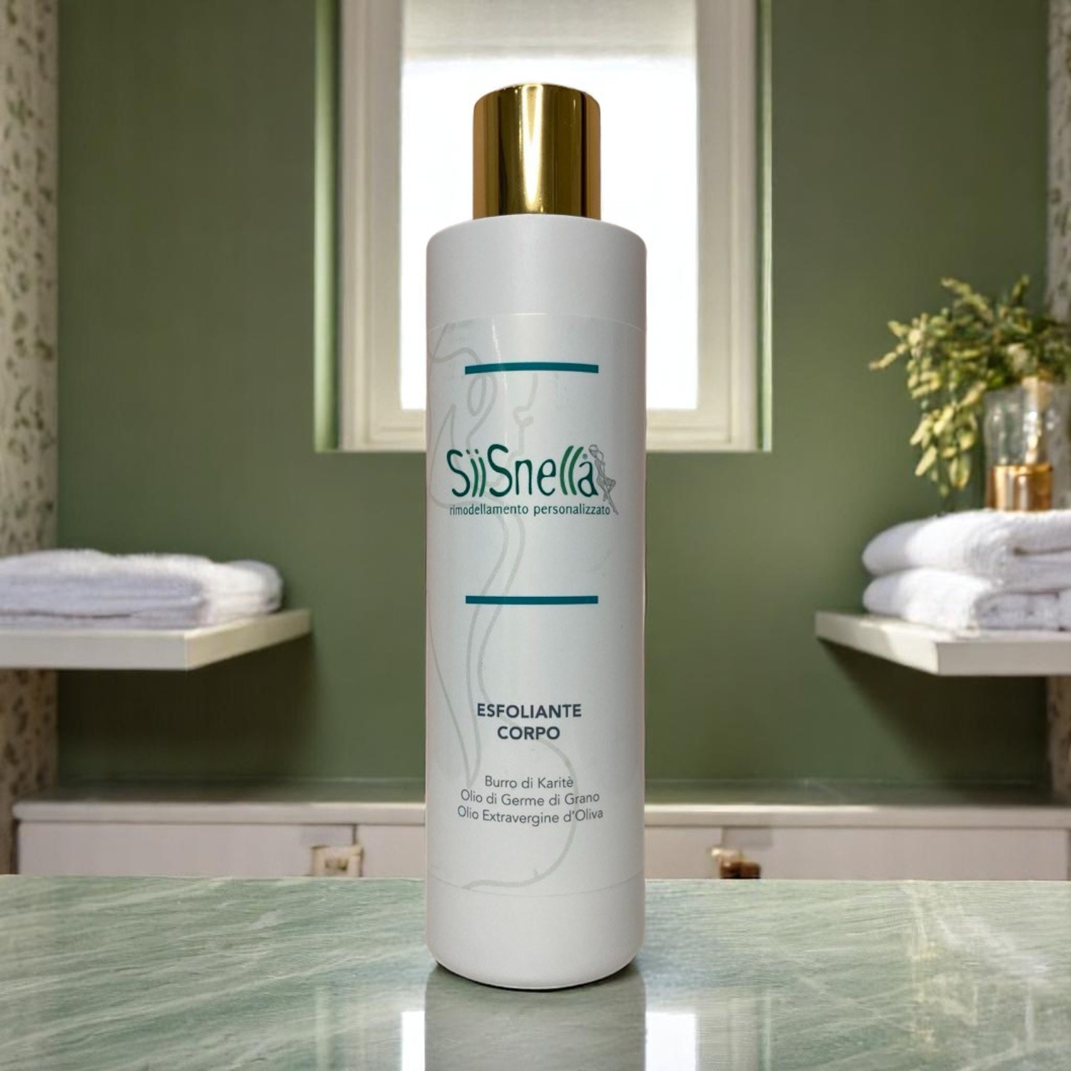 Scrub SiiSnella delicato con microsfere di nocciolo e attivi bio. Rimuove impurità e nutre in profondità. Pelle visibilmente più luminosa.