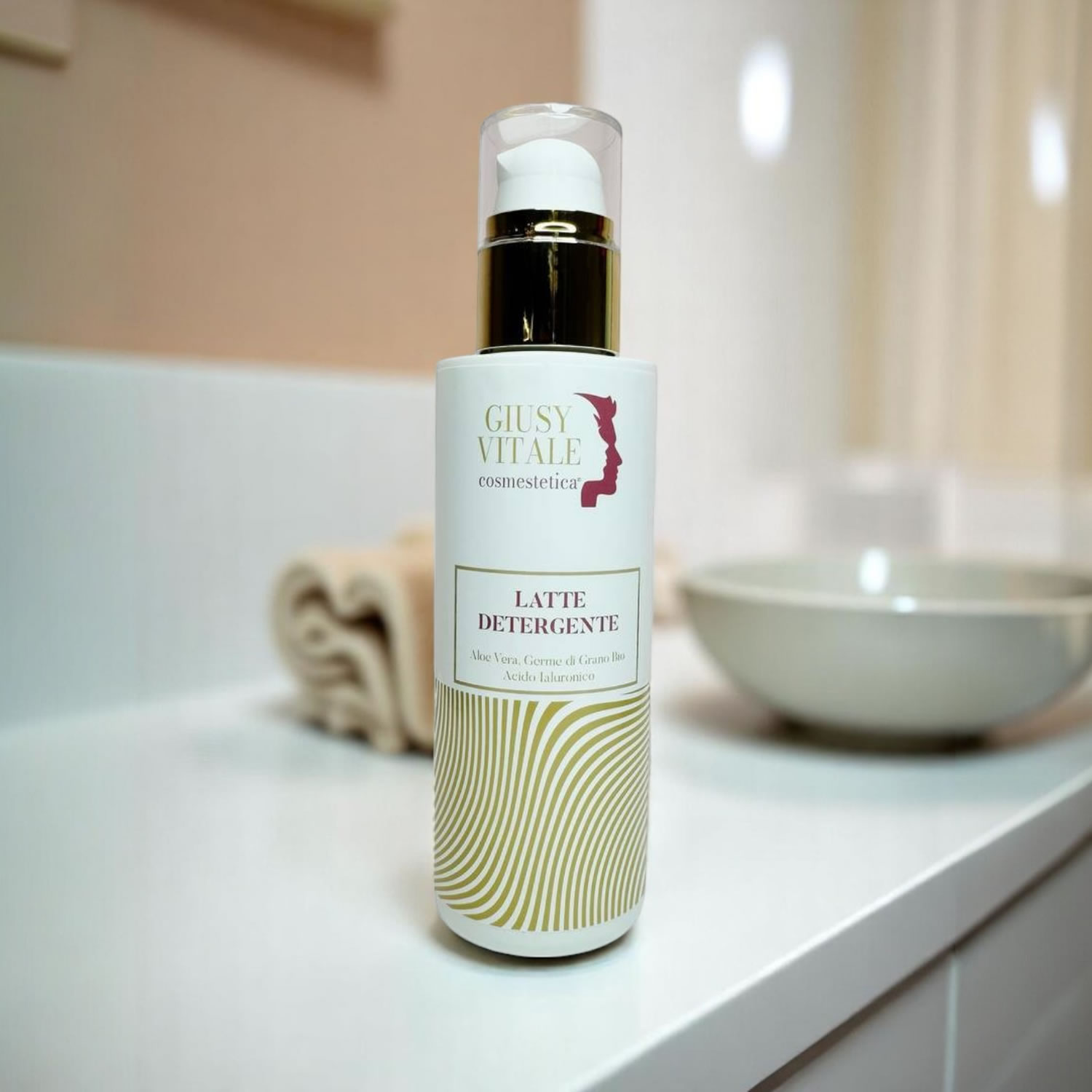 Rimuovi trucco e impurità con dolcezza grazie al nostro latte detergente bio. Formula con Aloe, Calendula e Olio di Germe di Grano.