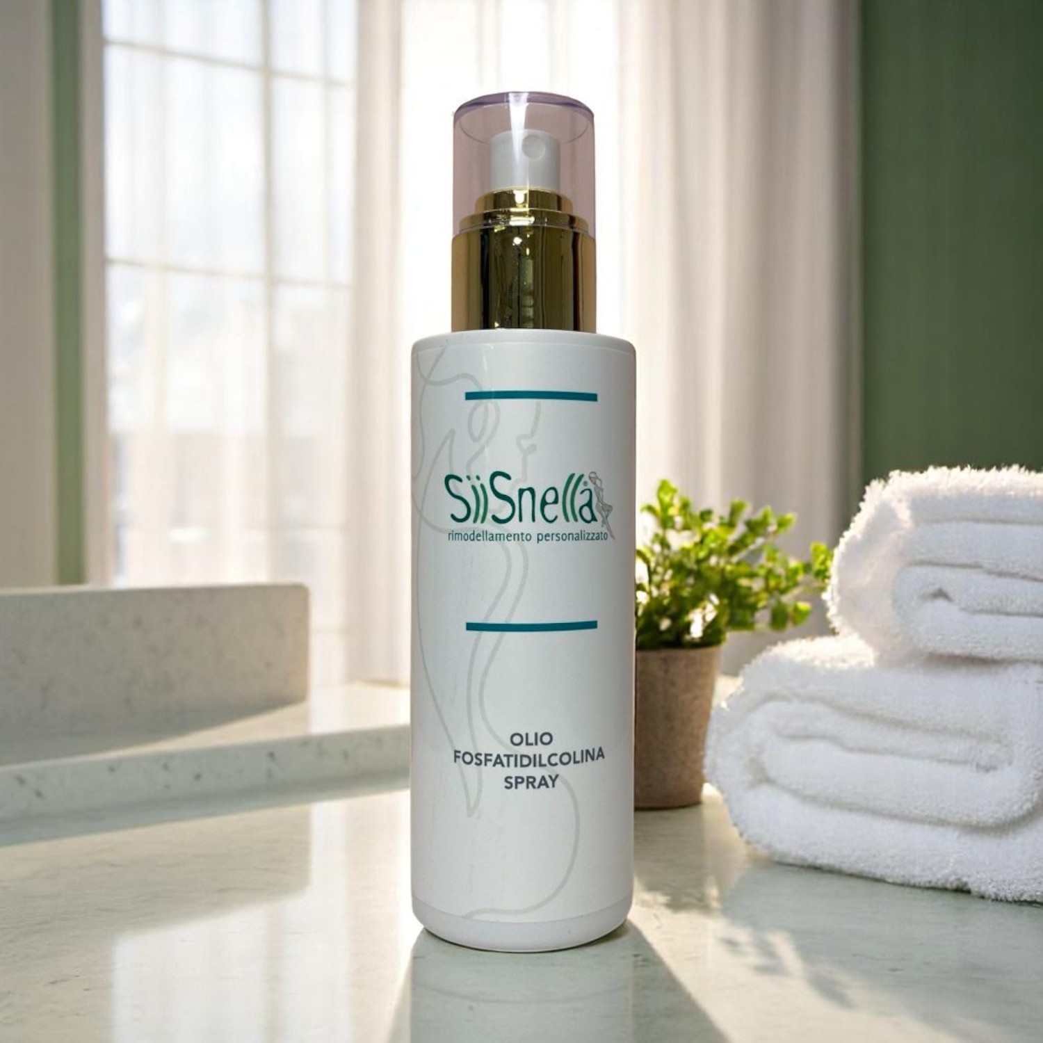 Trattamento efficace contro gli inestetismi da adiposità localizzata. Spray lipolitico, rapido assorbimento, perfetto anche sotto i leggings.